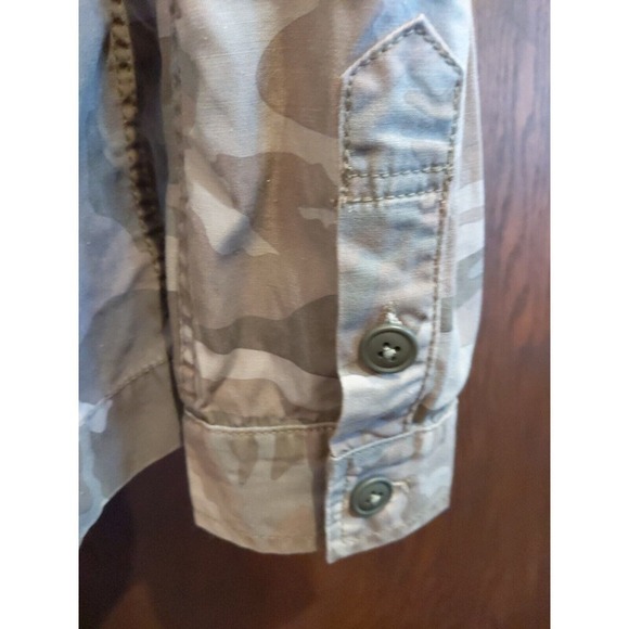 Carly Jean Los Angeles Women's Medium Camo button shirt jacket military shacket - Picture 7 of 8